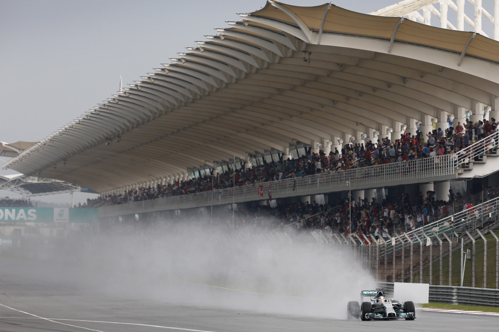 906458257-825132932014