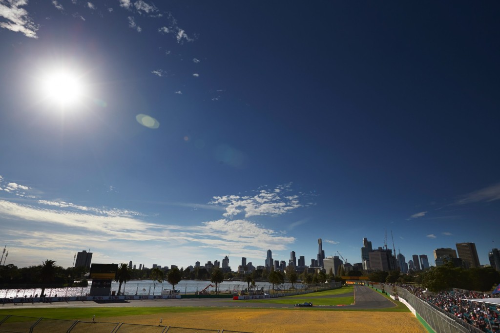 525743883-25031632013-s