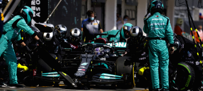 メルセデスのジレンマが生んだオコン初優勝 ハンガリーGP観戦記