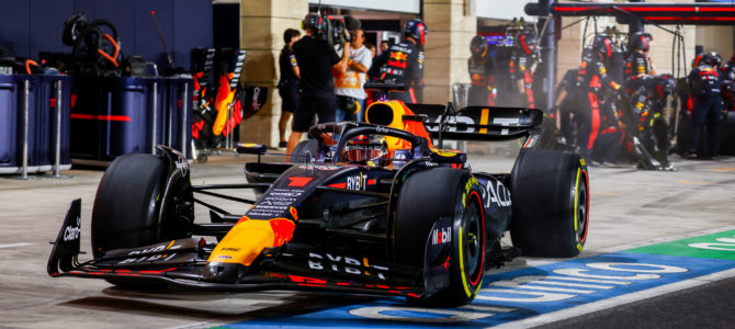 タイヤ騒動で荒れたレースでも勝てたフェルスタッペン_カタールGP観戦記 タイヤ騒動で荒れたレースでも勝てたフェルスタッペン_カタールGP観戦記