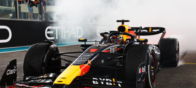 ペレスが鍵を握ったフェラーリとメルセデスのコンストラクターズ争い_アブダビGP観戦記 ペレスが鍵を握ったフェラーリとメルセデスのコンストラクターズ争い_アブダビGP観戦記